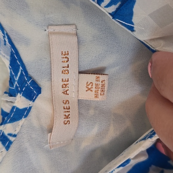 Skies Are Blue Floral Top Size XS - Picture 6 of 6